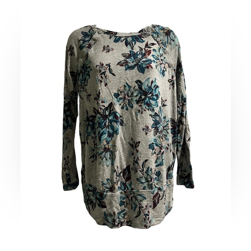 Woman’s size small Time and tru maternity shirt